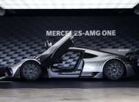 Der Neue Mercedes Amg One: Formel 1 Technologie Für Die Straße The New Mercedes Amg One: Formula 1 Technology For The Road