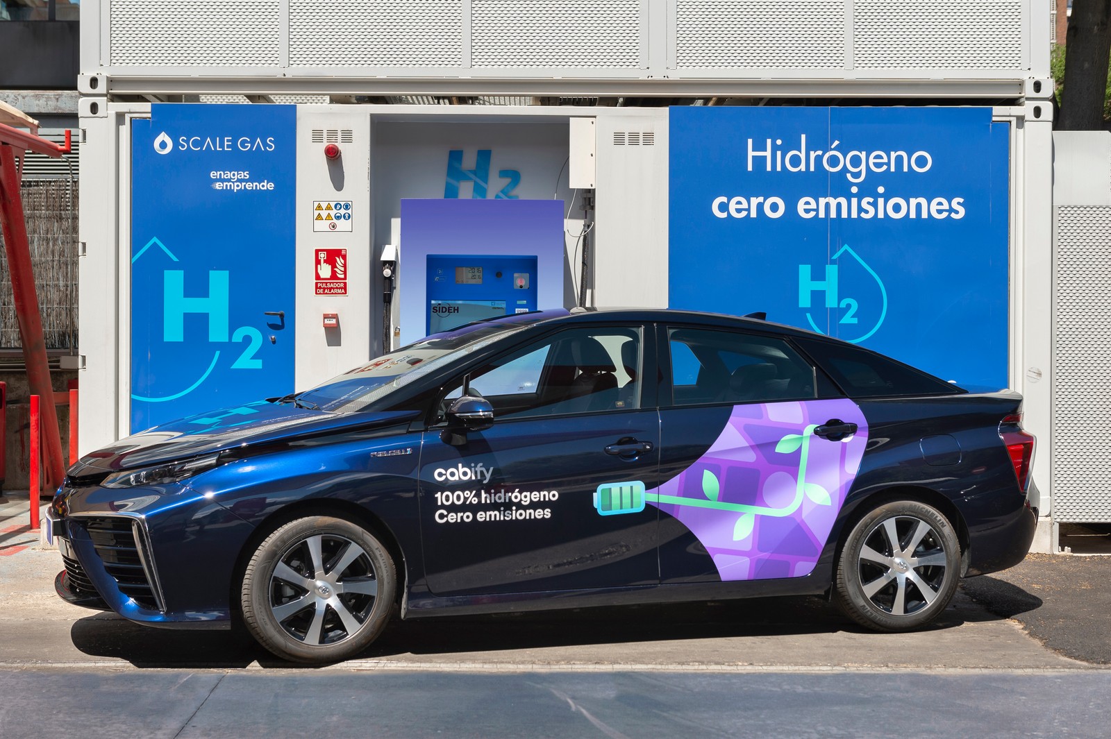 Toyota Mirai Cabify 07