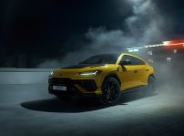 2023 Lamborghini Urus Performante 13