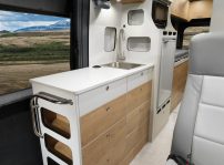 Airstream Rangeline Camper (9)