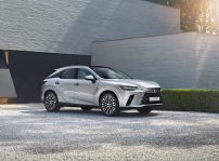 Lexus 450h Phev 13