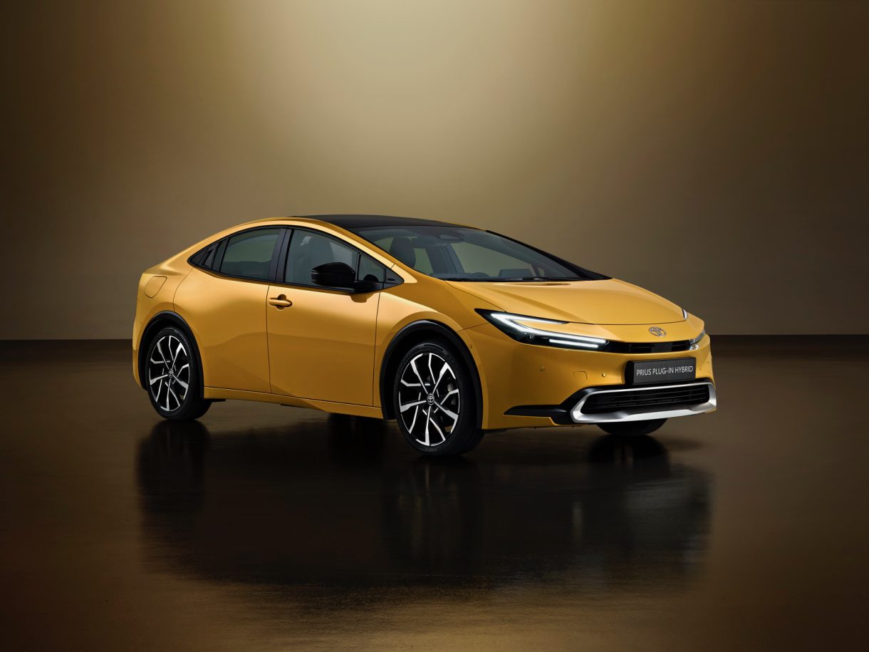 Amazon.co.jp: 2023 2024 日本カー オブ ザ イヤー PRIUS