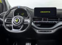 Abarth 500e 32