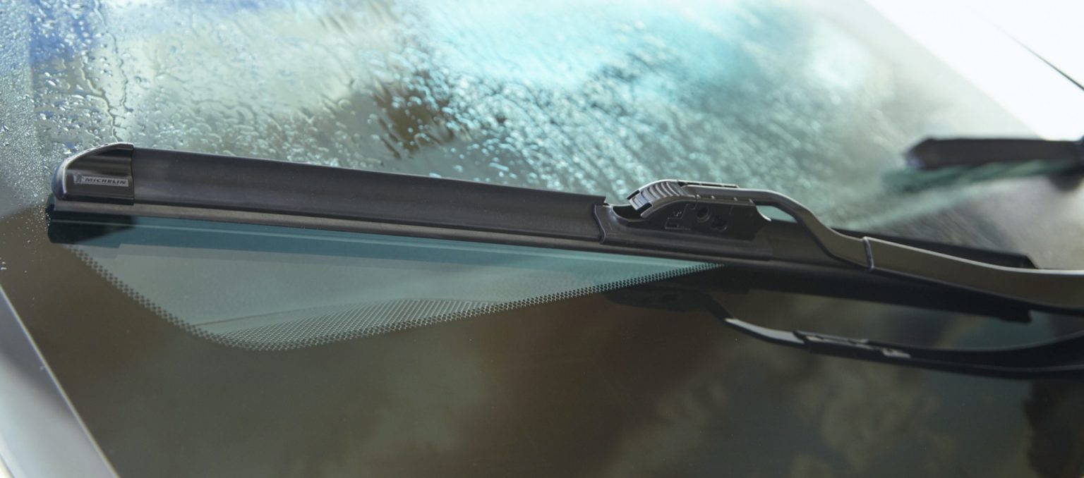 Four signs that your windshield wipers have had enough and need to be