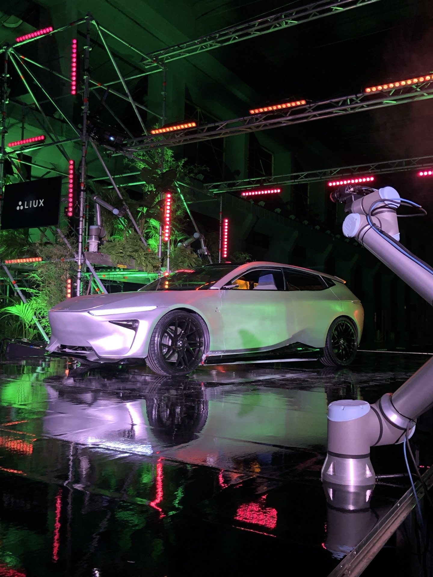 Liux Animal: ¿será realidad este coche eléctrico, español y biosostenible?