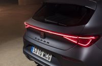 Cómo elegir un compacto PHEV con etiqueta CERO en 2026: autonomía eléctrica mínima, carga AC y fiabilidad de la batería