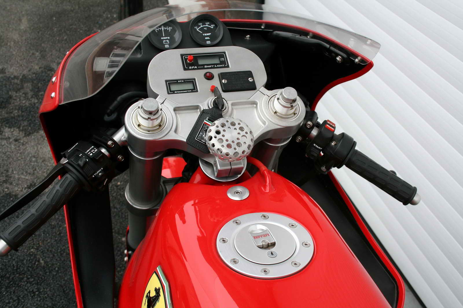 Ferrari 900 Moto (10)