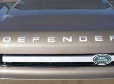 Land Rover Defender 4