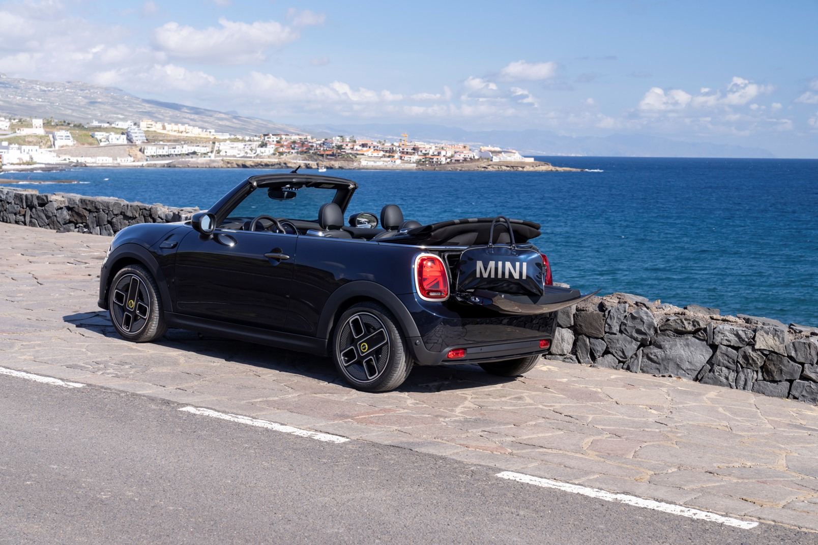Mini Cooper Se Cabrio 2023 (15)