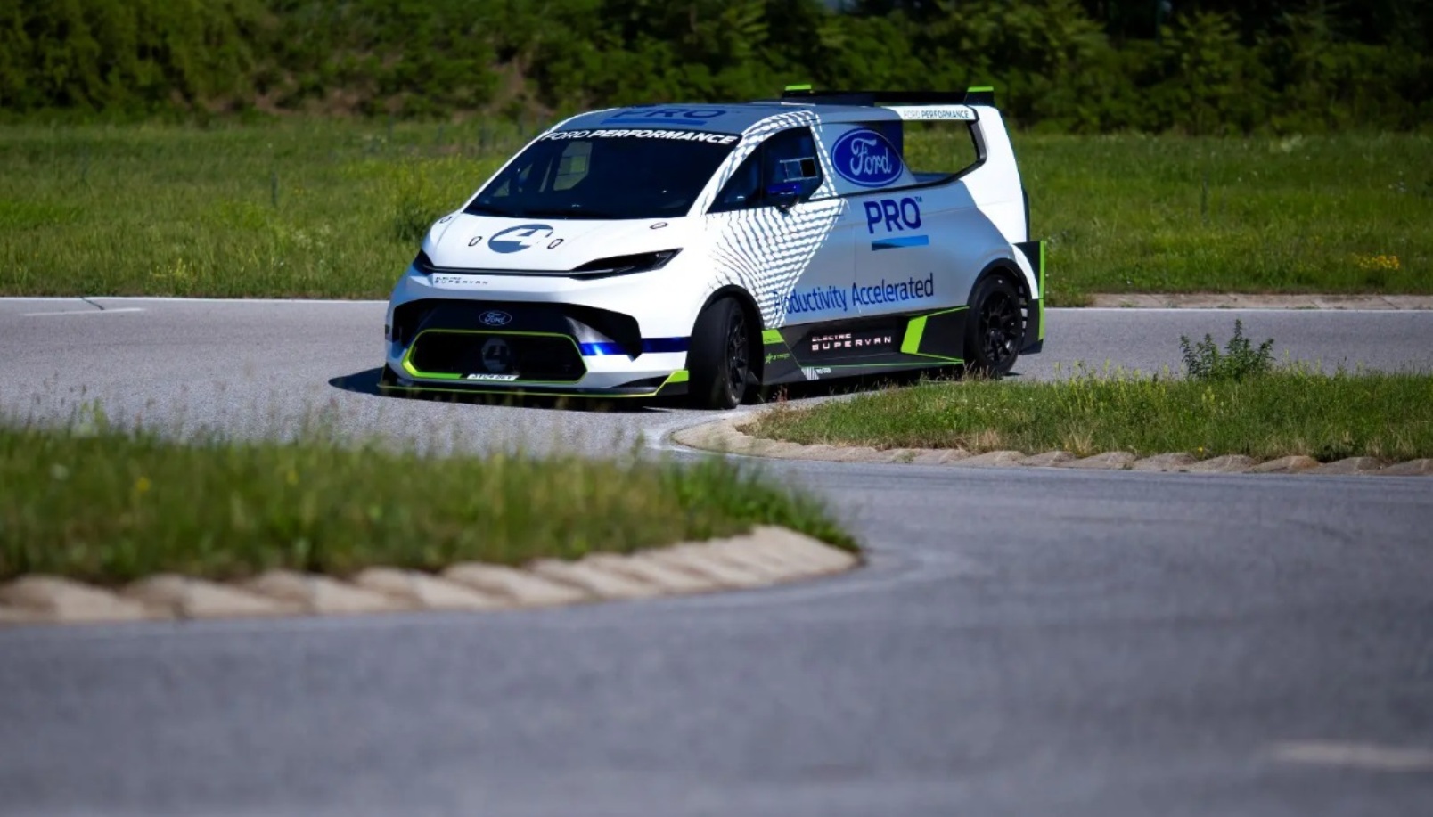 Ford Pro Supervan Electric Pikes Peak (2)