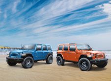 2023 Jeep® Wrangler High Tide (left) And 2023 Jeep Wrangler ‘jeep Beach’ Special Edition Models