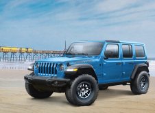 2023 Jeep® Wrangler High Tide (left) And 2023 Jeep Wrangler ‘jeep Beach’ Special Edition Models