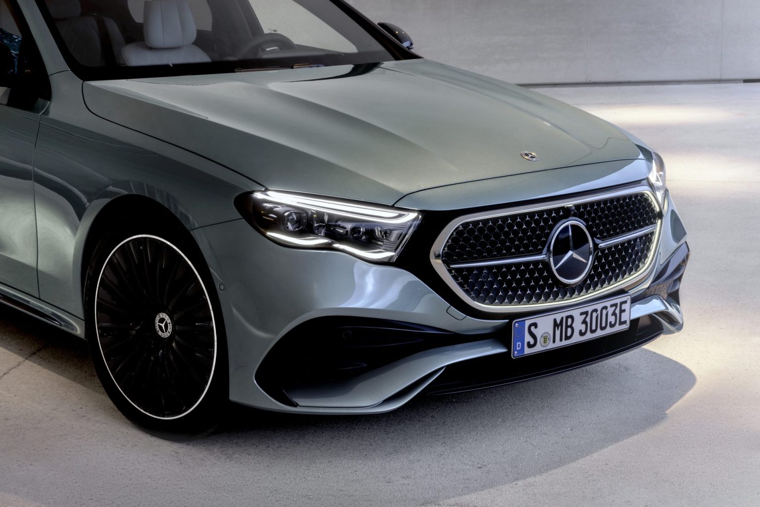 Nowy Mercedes Benz Klasy E Nowy Design Więcej Technologii I W Pełni