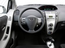 Toyota Yaris 10 Millones 49