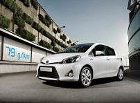 Toyota Yaris 10 Millones 65