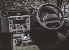 Land Rover Classic Defender 6