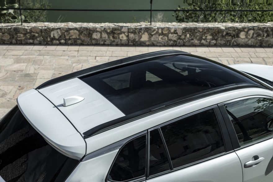 2022 Corolla Cross Hybrid Dpl Awd Pearl White Detail 001