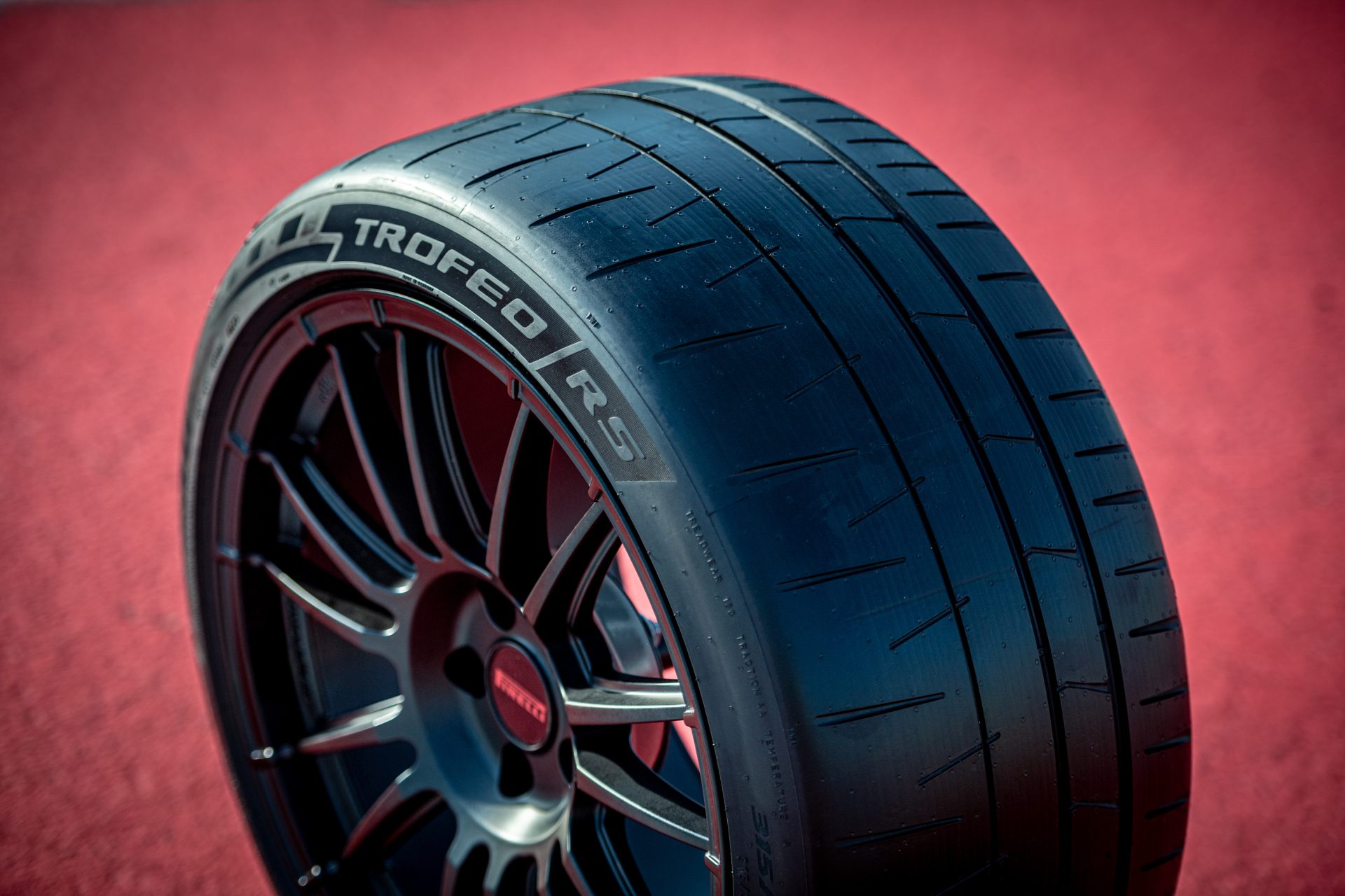 Pirelli presents the new P Zero Trofeo RS