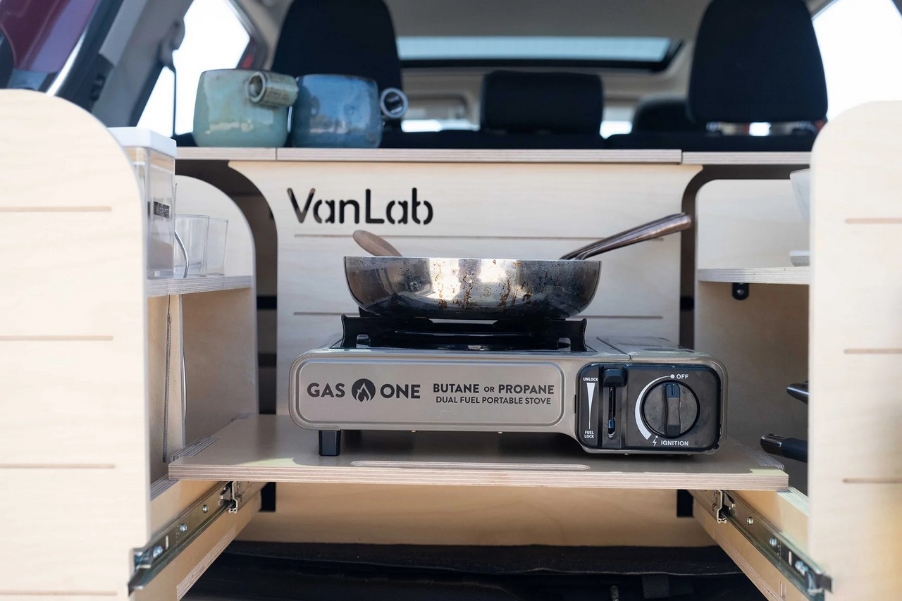 VanLab ofrece kits para convertir furgonetas en autocaravanas