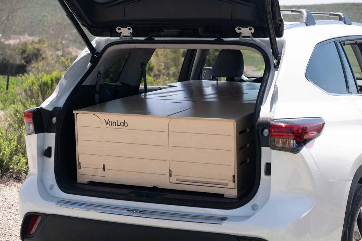 VanLab ofrece kits para convertir furgonetas en autocaravanas