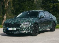 Skoda Superb 2024 Berlina 01