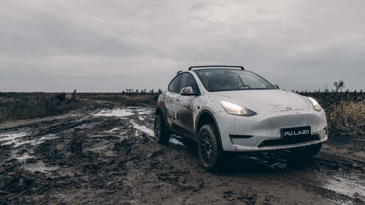 This 15 kit turns your Tesla Model Y into a real 4×4