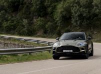 Aston Martin Dbx 707 13