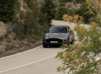 Aston Martin Dbx 707 15