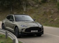 Aston Martin Dbx 707 24