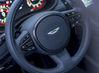 Aston Martin Dbx 707 31