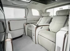 Lexus Lm Interior (2)
