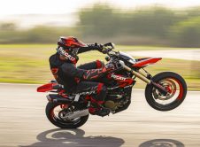 Ducati Hypermotard 698 Mono 2024 (4)