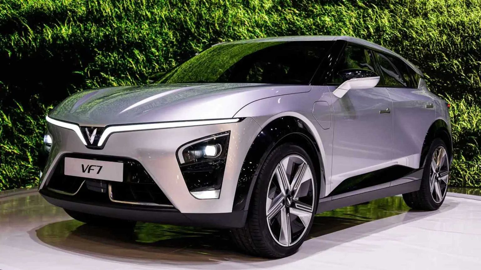 VinFast VF7 : le nouveau crossover compact du constructeur vietnamien