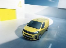 Opel Vivaro 2024 08