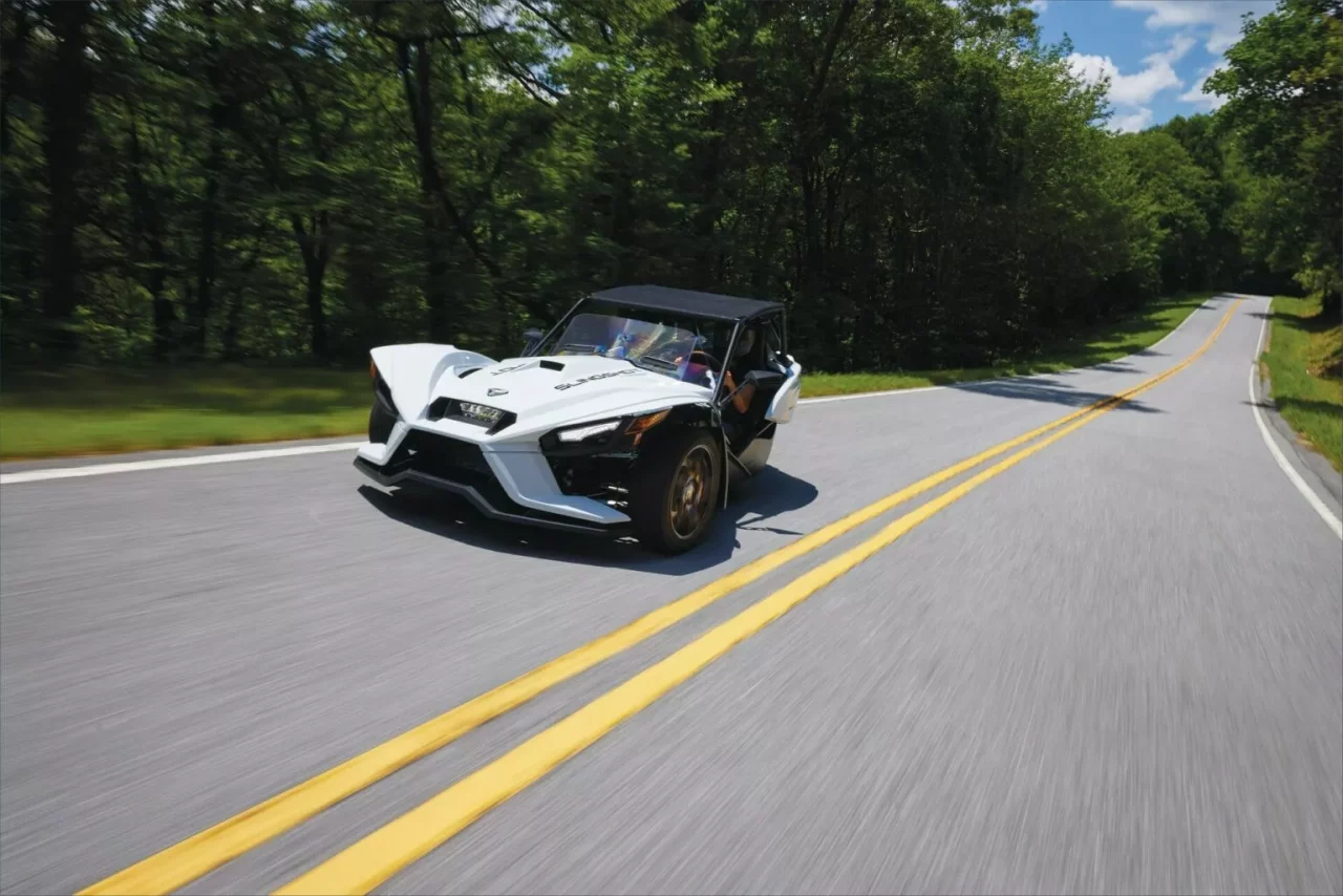 Polaris Slingshot 2024 así cambia este triciclo deportivo