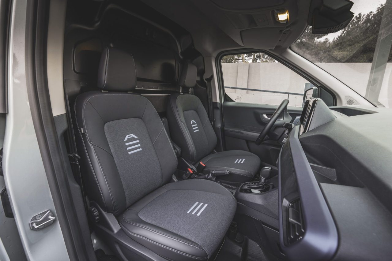 Ford anuncia y presenta la Transit Courier con motores de combustión