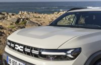 Dacia Duster Hybrid frente a Suzuki Vitara: cuál es el SUV compacto híbrido más racional por menos de 25.000 euros