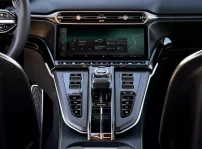 Aston Martin Vantage 2023 Interior (7)