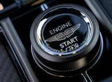 Aston Martin Vantage 2023 Interior (9)