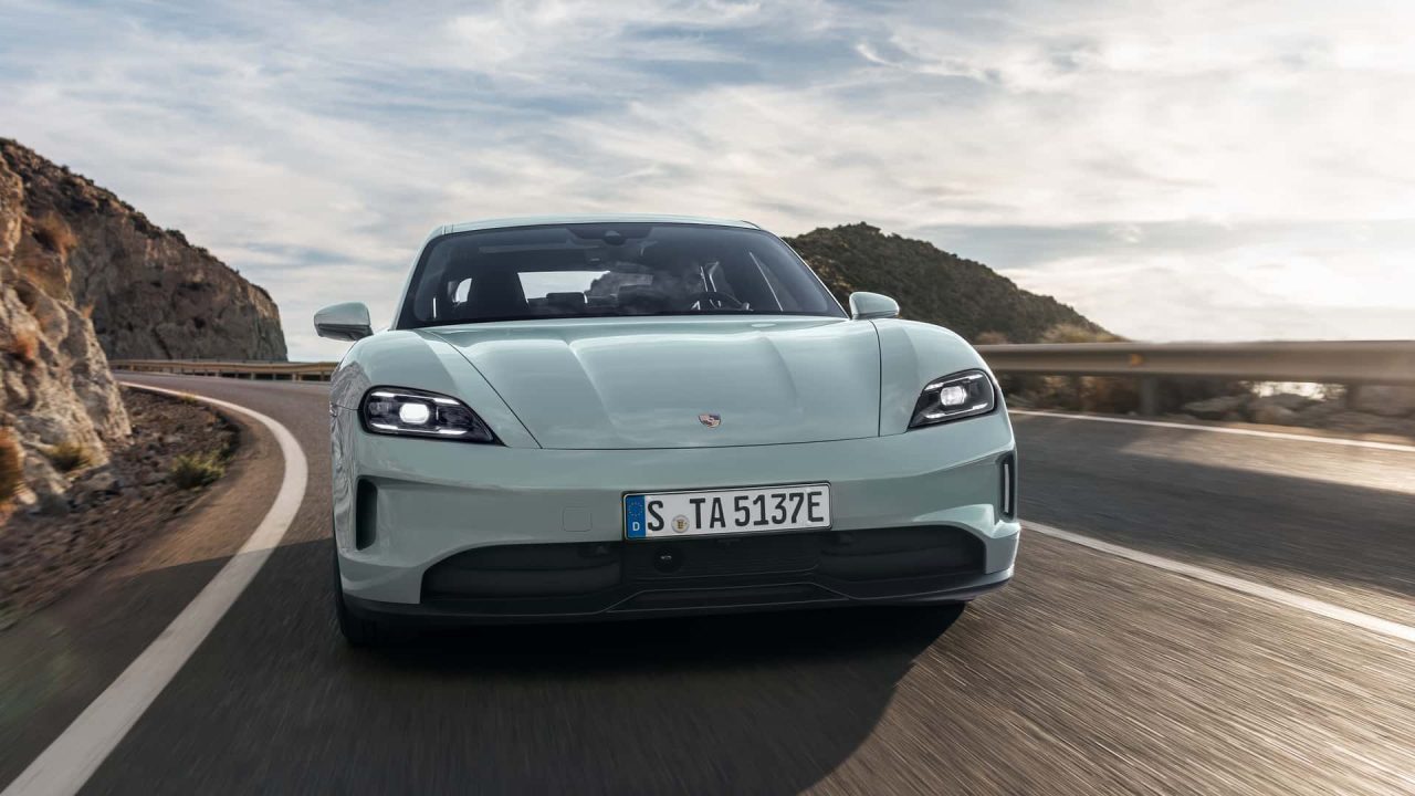 新しいポルシェ タイカン 2025 は、前世代のいくつかの欠点を大幅に