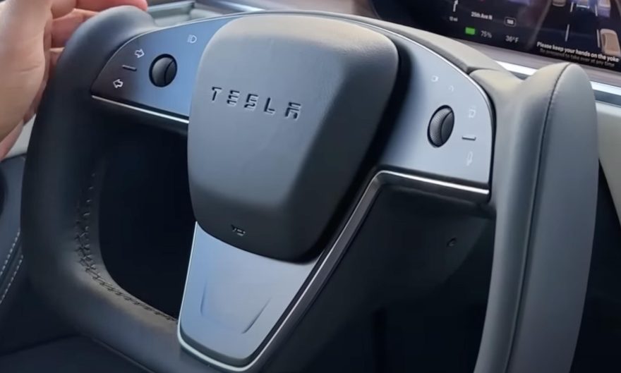 Tesla Model S Yoke00001