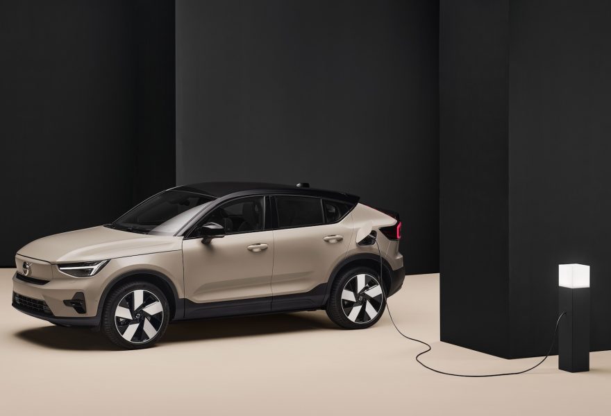 Cómo elegir un SUV eléctrico familiar por menos de 50.000 euros en 2026: autonomía útil, espacio y equipamiento clave