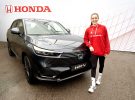 Honda apuesta por el pádel: su nueva embajadora Marta Ortega recibe un Honda HR-V e:HEV
