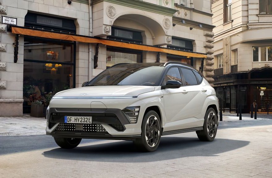 Hyundai Kona Eléctrico frente a Kia EV3: qué SUV-B eléctrico urbano ofrece más valor por debajo de 42.000 euros