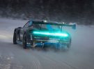 El Porsche GT4 e-Performance con 1.088 CV se deja ver derrapando en Finlandia