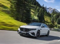 Performance Und Effizienz In Neuer Kombination: Der Mercedes Amg E 53 Hybrid 4matic+ Performance And Efficiency In A New Combination: The Mercedes Amg E 53 Hybrid 4matic+