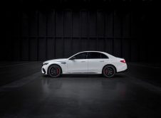 Performance Und Effizienz In Neuer Kombination: Der Mercedes Amg E 53 Hybrid 4matic+ Performance And Efficiency In A New Combination: The Mercedes Amg E 53 Hybrid 4matic+