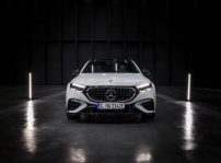 Performance Und Effizienz In Neuer Kombination: Der Mercedes Amg E 53 Hybrid 4matic+ Performance And Efficiency In A New Combination: The Mercedes Amg E 53 Hybrid 4matic+