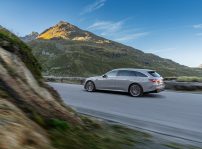 Performance Und Effizienz In Neuer Kombination: Der Mercedes Amg E 53 Hybrid 4matic+ Performance And Efficiency In A New Combination: The Mercedes Amg E 53 Hybrid 4matic+