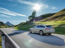 Performance Und Effizienz In Neuer Kombination: Der Mercedes Amg E 53 Hybrid 4matic+ Performance And Efficiency In A New Combination: The Mercedes Amg E 53 Hybrid 4matic+